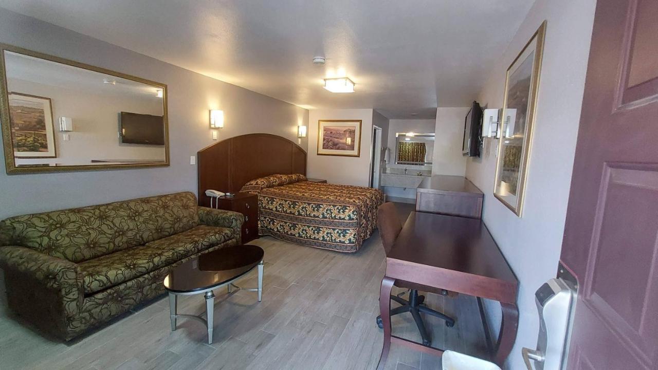 Regency Inn Норко Екстер'єр фото