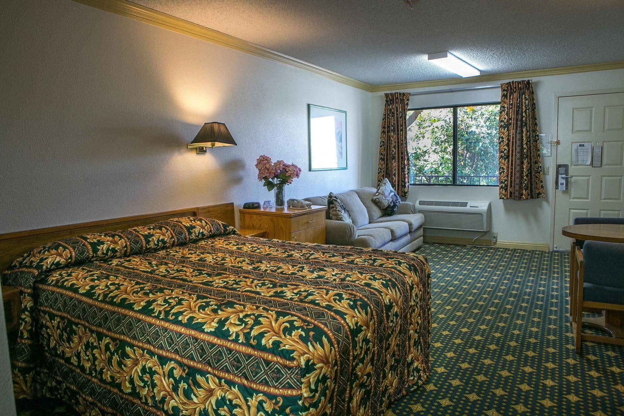 Regency Inn Норко Екстер'єр фото